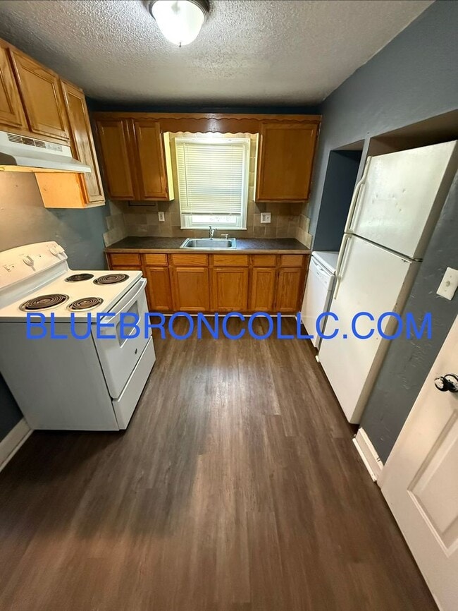 Photo - Cozy 1 bedroom house with a lot to offer