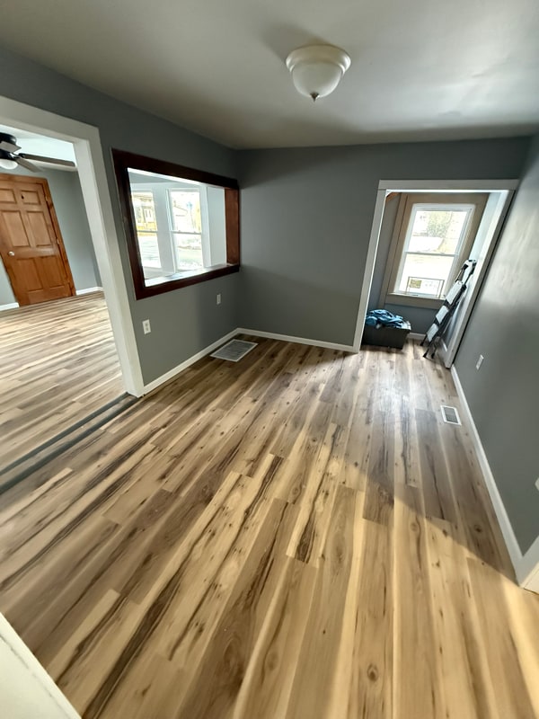 Photo - 401 W 1st St