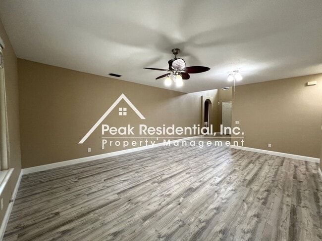 Photo - Beautiful Empire Ranch 5bd/3ba Home with 3 Car Garage - Must See