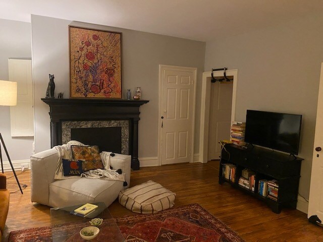 42 N 2nd St Unidad Historic Downtown Apartment