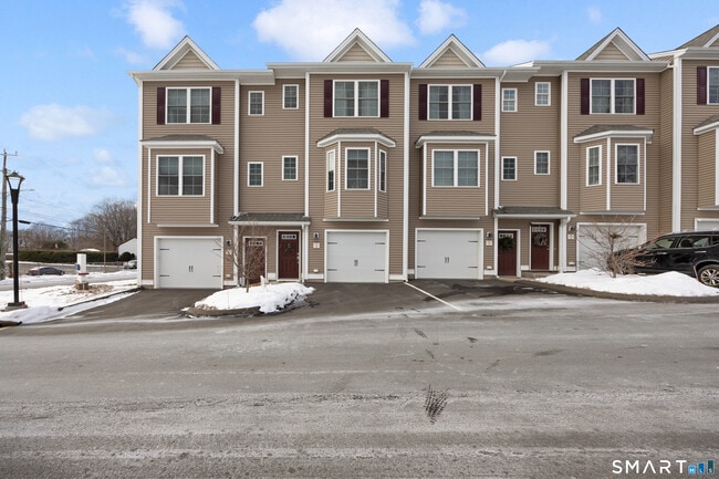 Building Photo - 35 Eden Ave Unit 2