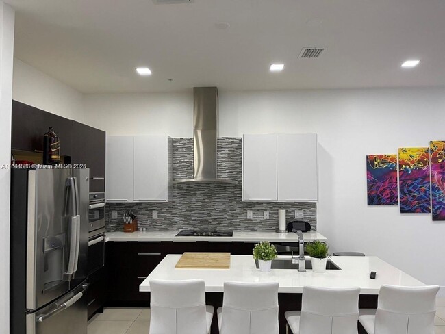 Building Photo - 6650 NW 104th Path Rental