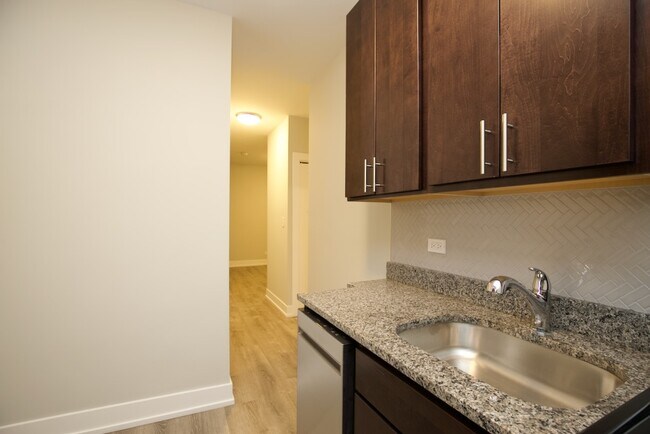 Photo - 716 W Brompton Unidad 94