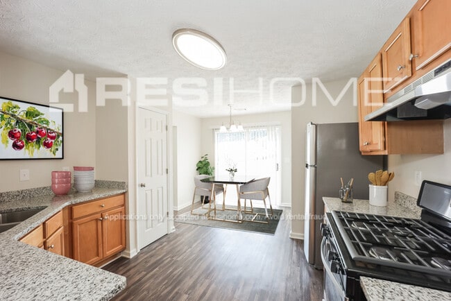 Photo - 7558 Woodbine Pl