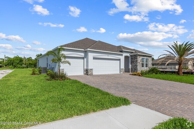 Building Photo - 6266 Moonrise Dr Rental