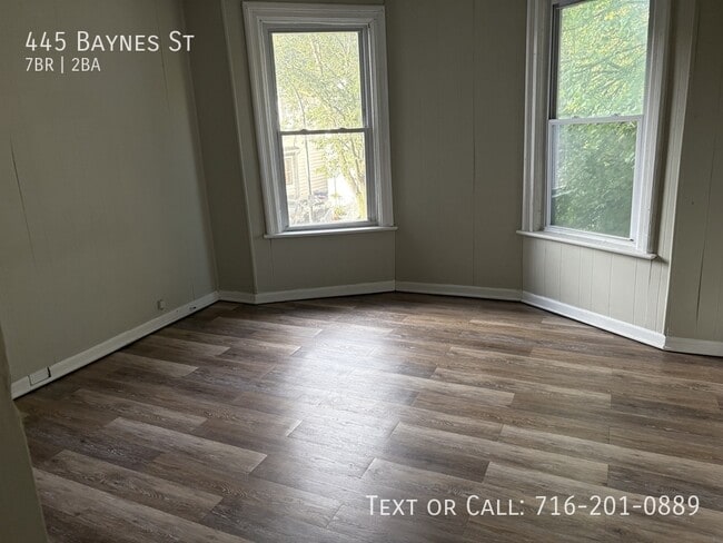 Photo - 445 Baynes St