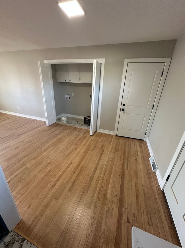 Photo - 3 Bedroom, 1 Bathroom House with Attached ...