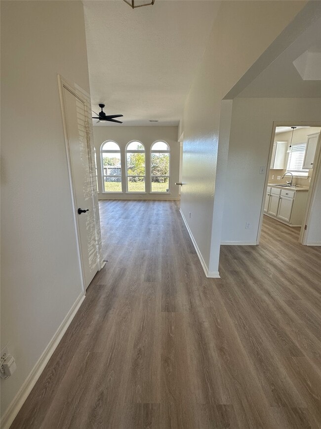 Photo - 204 Wood Hollow Dr