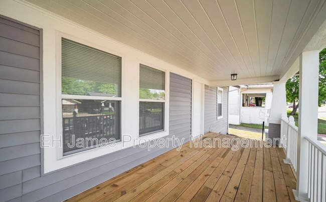 Photo - 1217 N Main St