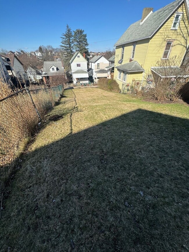 Photo - Spacious 4-Bed 2-Bath House!!