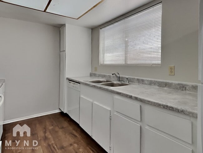 Photo - 8125 N 33rd Dr