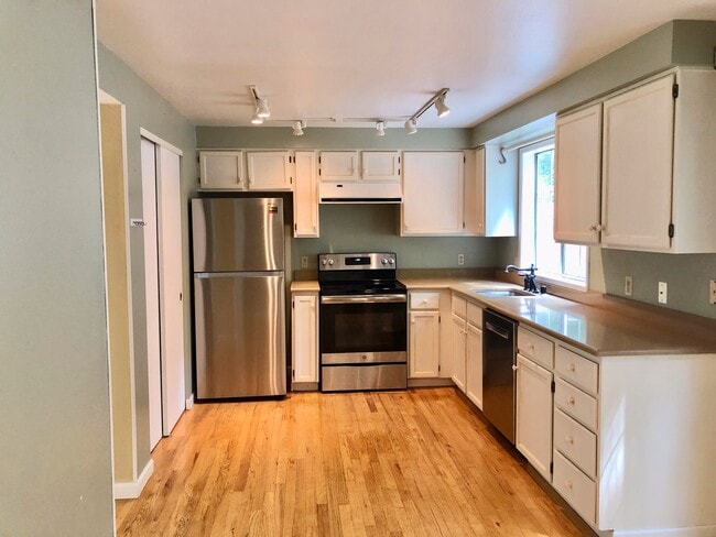 Photo - Kirkland Townhome