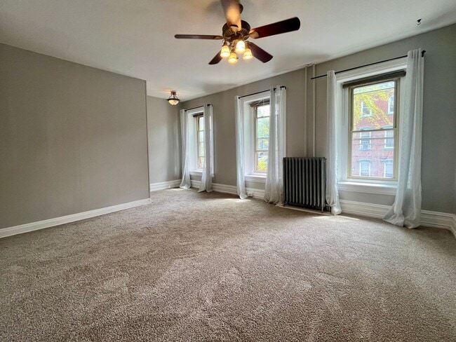 Building Photo - 917 W Turner St Unit 917 W Turner Apt 2