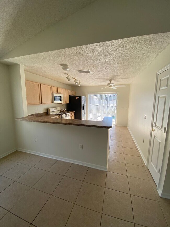 Photo - 4 Bedroom Pool Home in Davenport, FL