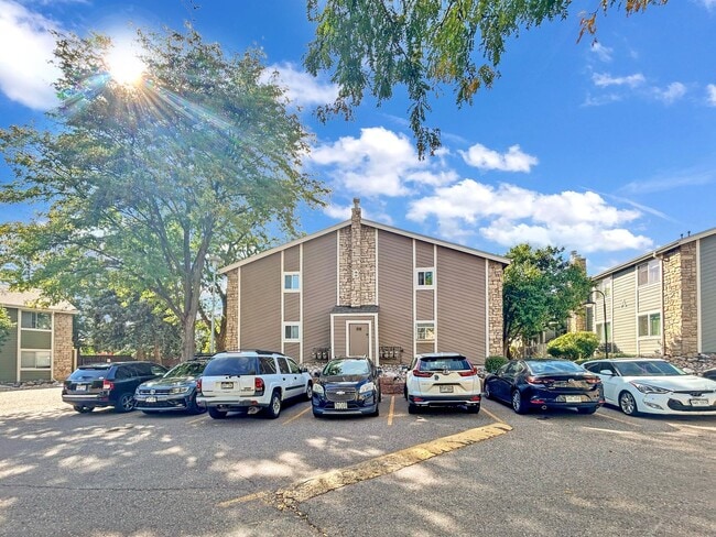 Building Photo - $0 DEPOSIT OPTION. SPACIOUS 2-BEDROOM, 2-B... Unit B203