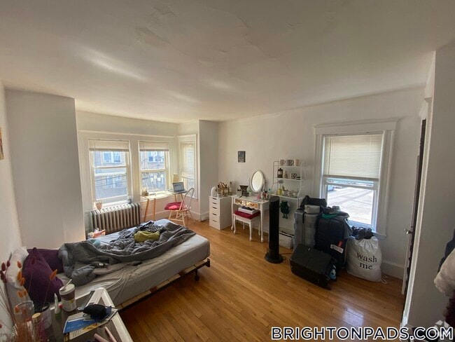 Building Photo - 25 Colborne Rd Rental