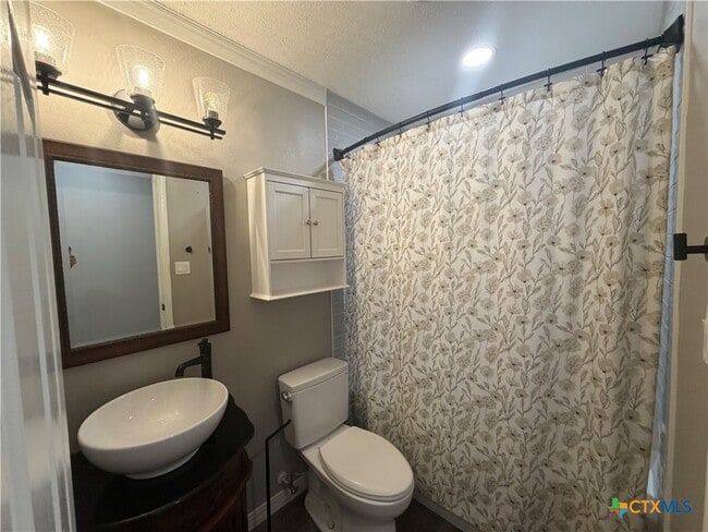 Photo - 114 Palomino Ln