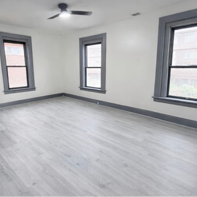 Photo - 1110 York St Unit 2