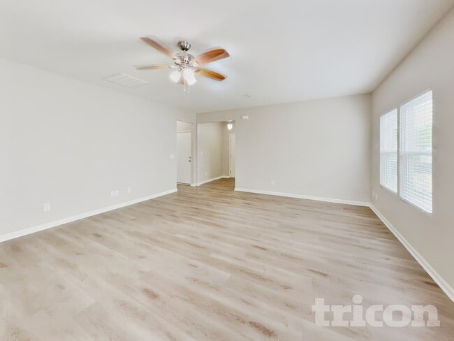 Photo - 75 Stratford Dr