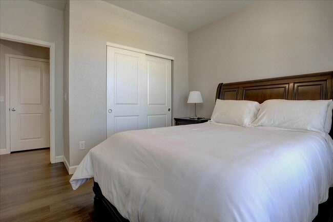 Photo - 5-Bed/4-Bath built in 2022!