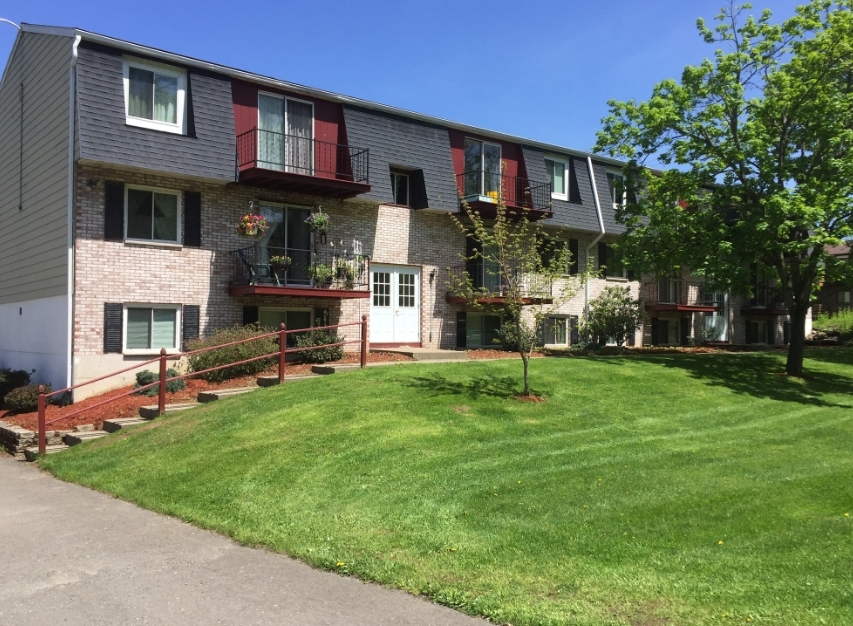 Hickory Estates - Hickory Estates Apartments