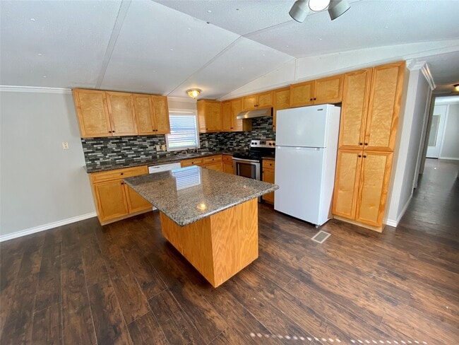 Photo - 16544 Live Oak Square Dr