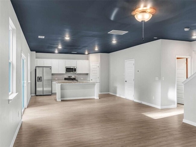Photo - 2054 Maplewood Way