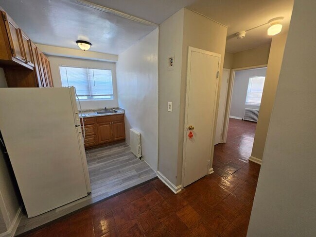 Photo - 208 KENILWORTH AVE NE