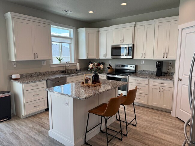 3362 E Stillwater