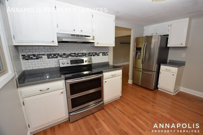 700 Mt Alban Dr