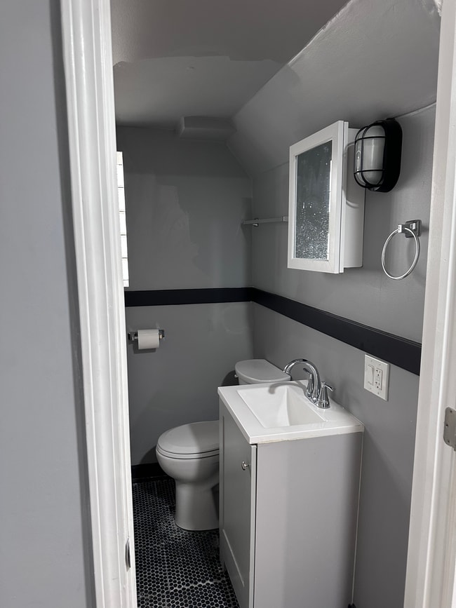 Bathroom - 5321 W Potomac Ave Unit G