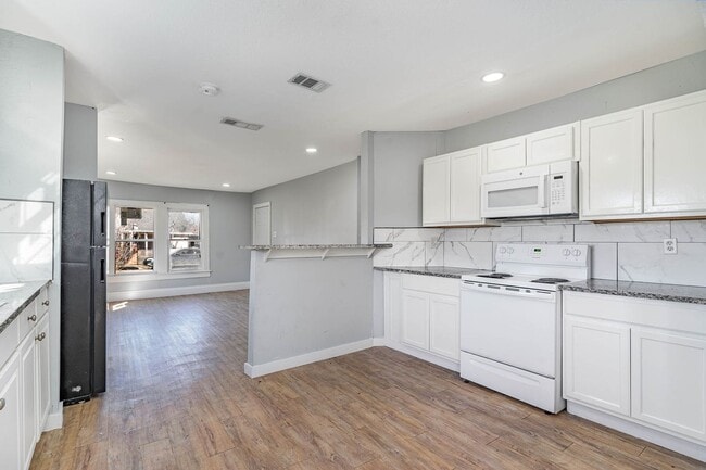 Photo - Spacious 4-Bedroom Home in Prime Dallas Location Near Transit, Schools & Downtown Access