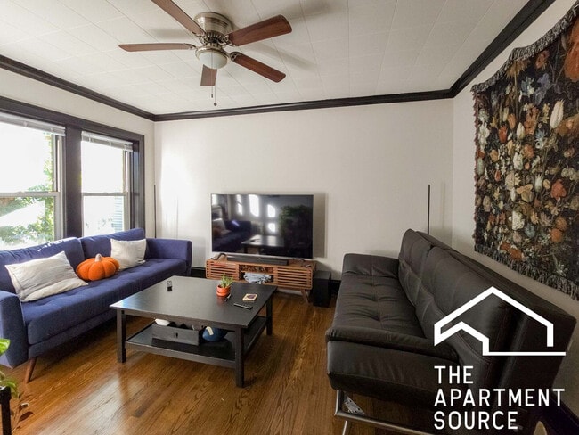 Photo - 1827 W Winona St Unit 2