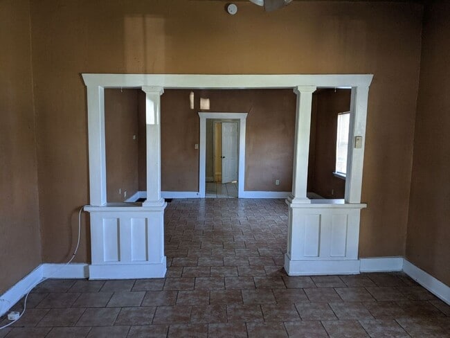 Photo - A wonderful large and convenient home for rent