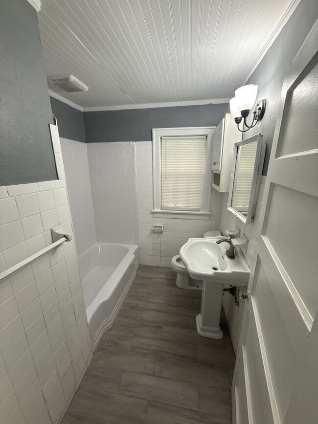 Photo - 4 Bed | 2 Bath | Detached Garage | Spacious Living