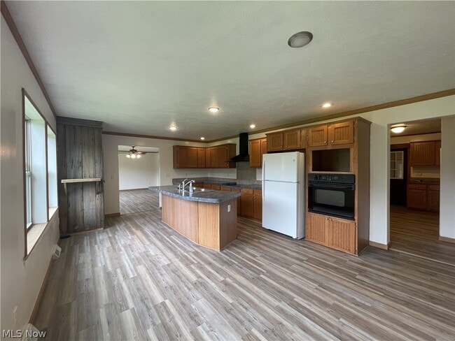 Photo - 8891 Corwin Rd