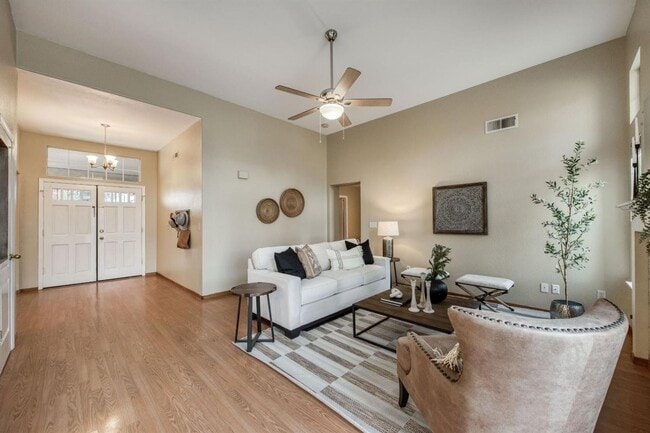 Photo - Spacious 5 Bedroom Clovis Home