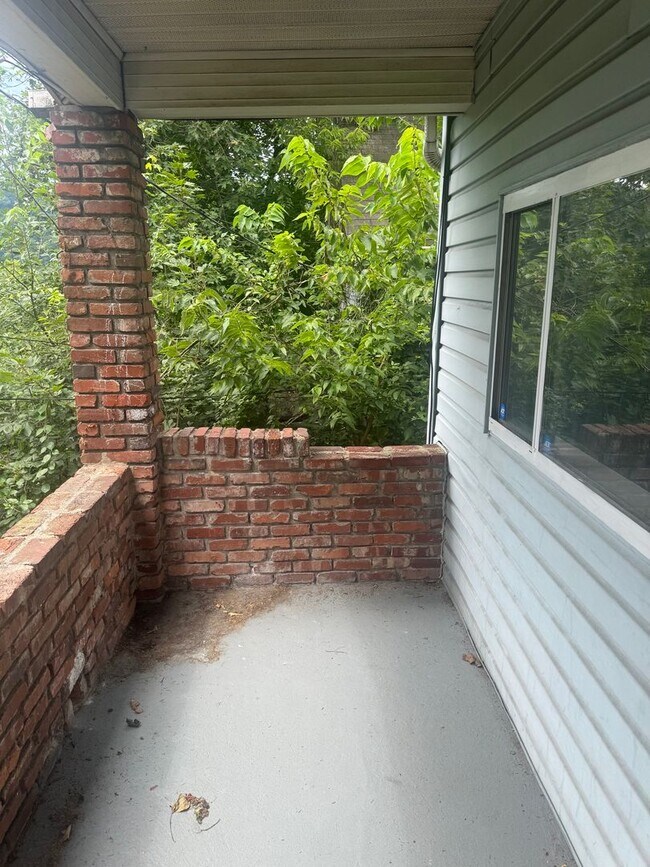 421 High St