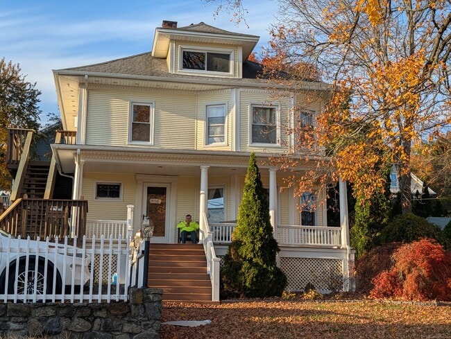 Building Photo - 446 New Haven Ave Unit 2