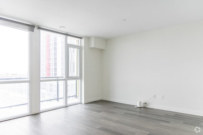 1BR, 1.5BA - 655SF - Living Room