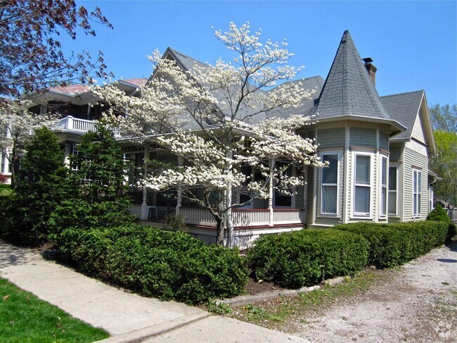 Building Photo - 420 N Washington St Rental