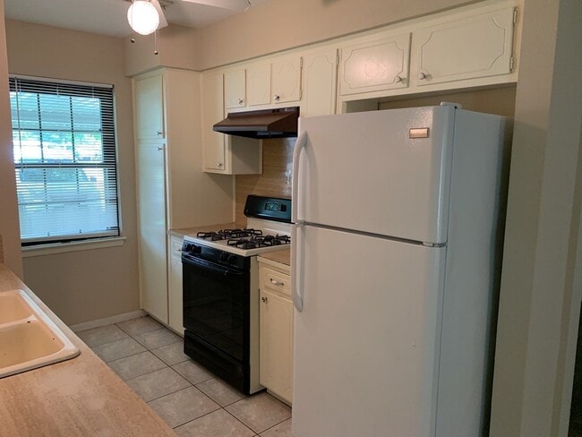 Photo - 618 Overbluff St