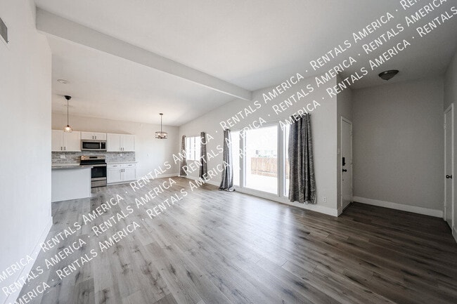 2110 W Greenbriar Dr