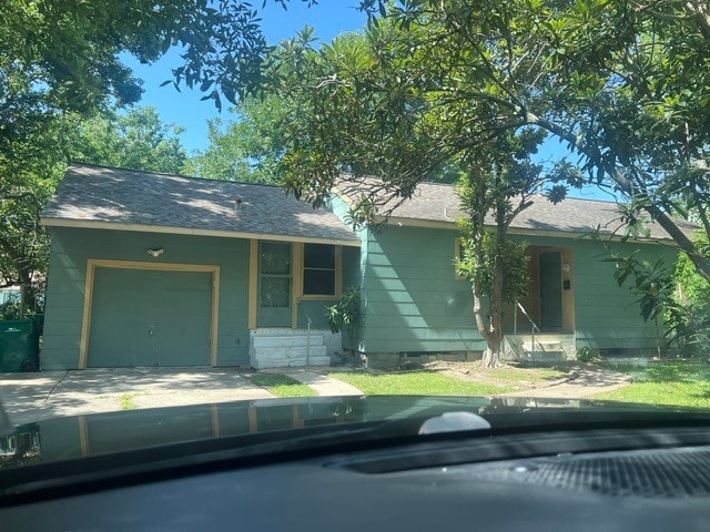 Building Photo - 1910 Oaklawn Dr