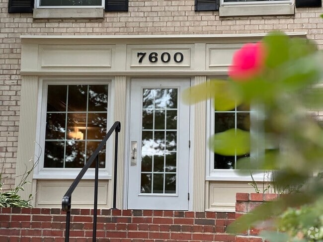 Building Photo - 7600 Tremayne Pl Rental