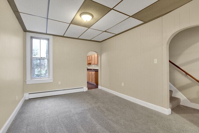 Photo - Spacious 4 Bedroom, 1 Bath Home in North York!