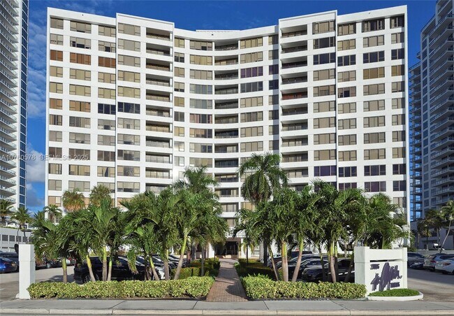 Building Photo - 3505 S Ocean Dr Unit 710