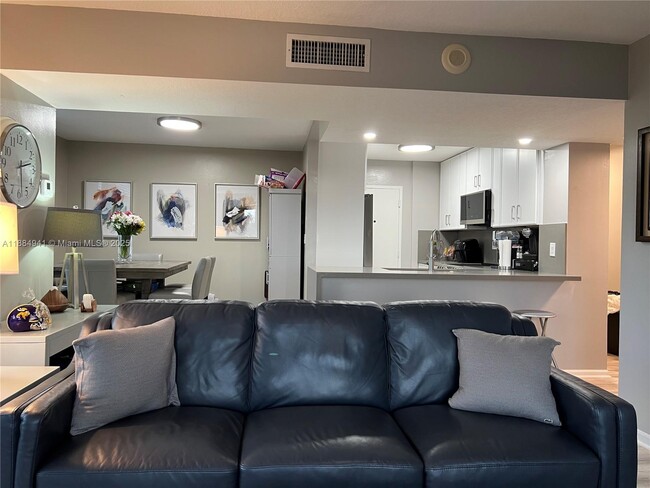 Photo - 1625 SE 10th Ave Unit 402