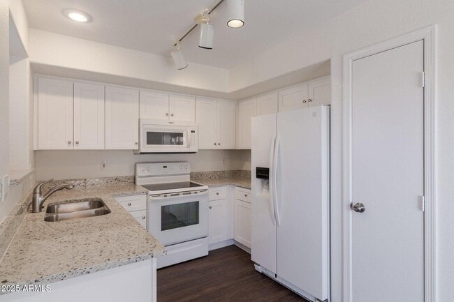 Photo - 43762 W Carey Dr