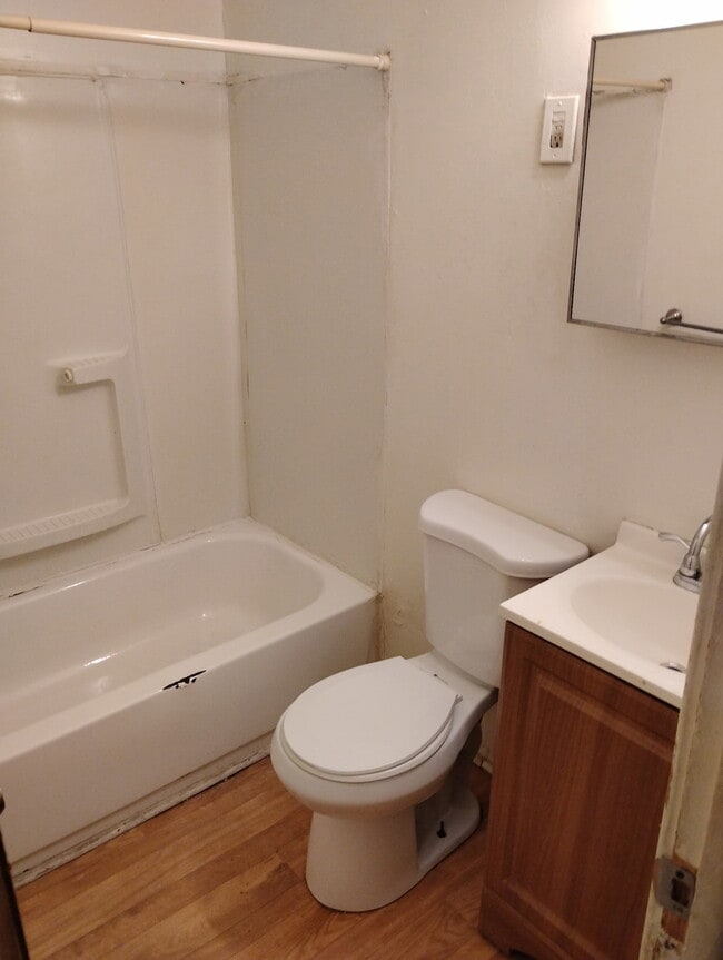 150 Lark St Unit 1st flr 1 Rr Garden View